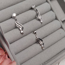 Silver Cluster Leaf Pendant Stud Earrings Set